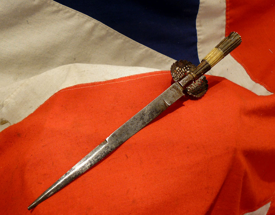 A Most Rare & Beautiful 16th-17th Century Italian Maine Gauche. A Renaissance Period Duellist's Parrying, Shell Guard Dagger