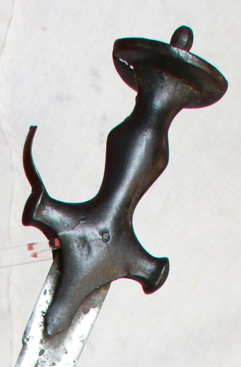 An Historical 16th-17th Century Indian Tulwar Sword From the Siege and Relief Of Lucknow. Battle Trophies of an Irish Captain Of the 32nd Foot, Capt. H.G.Browne From a Collection Swords From The Battles & Defence. Its Knuckle Bow Blasted By Cannon Fire