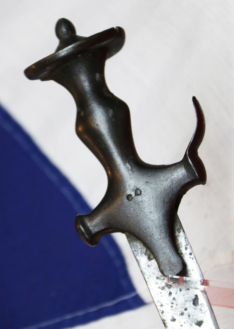 An Historical 16th-17th Century Indian Tulwar Sword From the Siege and Relief Of Lucknow. Battle Trophies of an Irish Captain Of the 32nd Foot, Capt. H.G.Browne From a Collection Swords From The Battles & Defence. Its Knuckle Bow Blasted By Cannon Fire