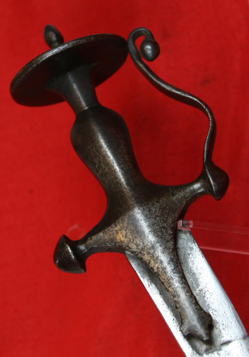 Historical 17th-18th Century Indian Tulwar Sword From the Siege and Relief Of Lucknow. Battle Trophy of Irish Captain Of the 32nd Foot, Capt. H.G.Browne V.C. From His Collection of Swords From The Battles & Defence.