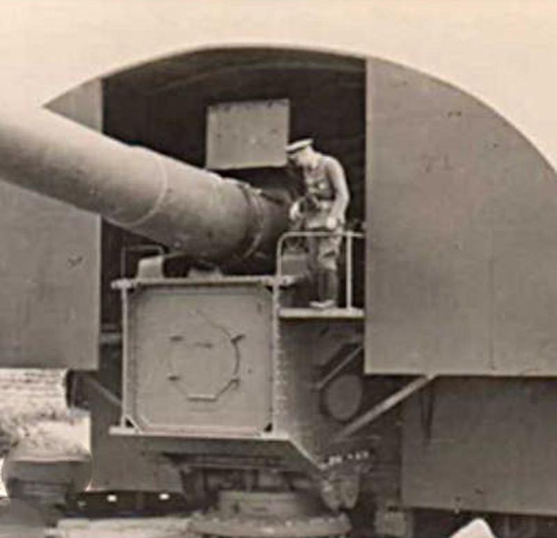 A Very Good Original, WW2, Kriegsmarine Coastal Artillery Combat Badge Kriegsabzeichen für die Marineartillerie FLL 43 – Friedrich Linden of Lüdenscheid