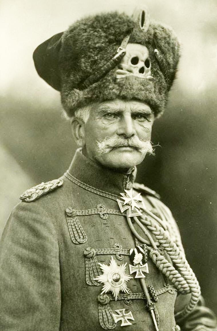 Silver WW1 1915 German Christmas Medal, By Karl Goetz - August von Mackensen - {AKA The Last Hussar} Christmas on the Battlefield