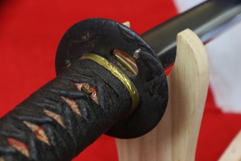 A Koto Period Signed Kiyomitsu Chisa Katana With Original Edo Period Mounts & Saya With The Toyatomi Clan & Imperial Kiri Kamon