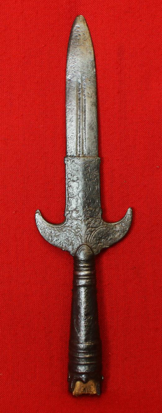 A Superb, French, Superior Officer's Spontoon From The Battle of Minden, August 1st 1759 One Of The Great Victorious Battles Of The Anglo French 7 Years War. The Major Victory for The Allied Anglo-Hanoverian Forces Against The French of King Louis XVth