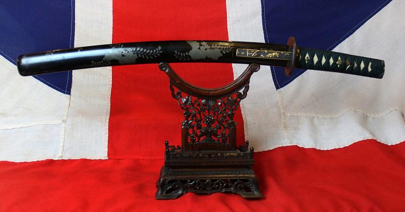 Beautiful Koto Wakazashi, 16th Century, Soten School Fuchgashira, Goto Shishi Lion Dog Kozuka, Silver Urushi Aoi Leaf Lacquer Decor Saya, Hira-zogan Tetsu Shinto Tsuba Inlaid With Kinko Weeping Willow