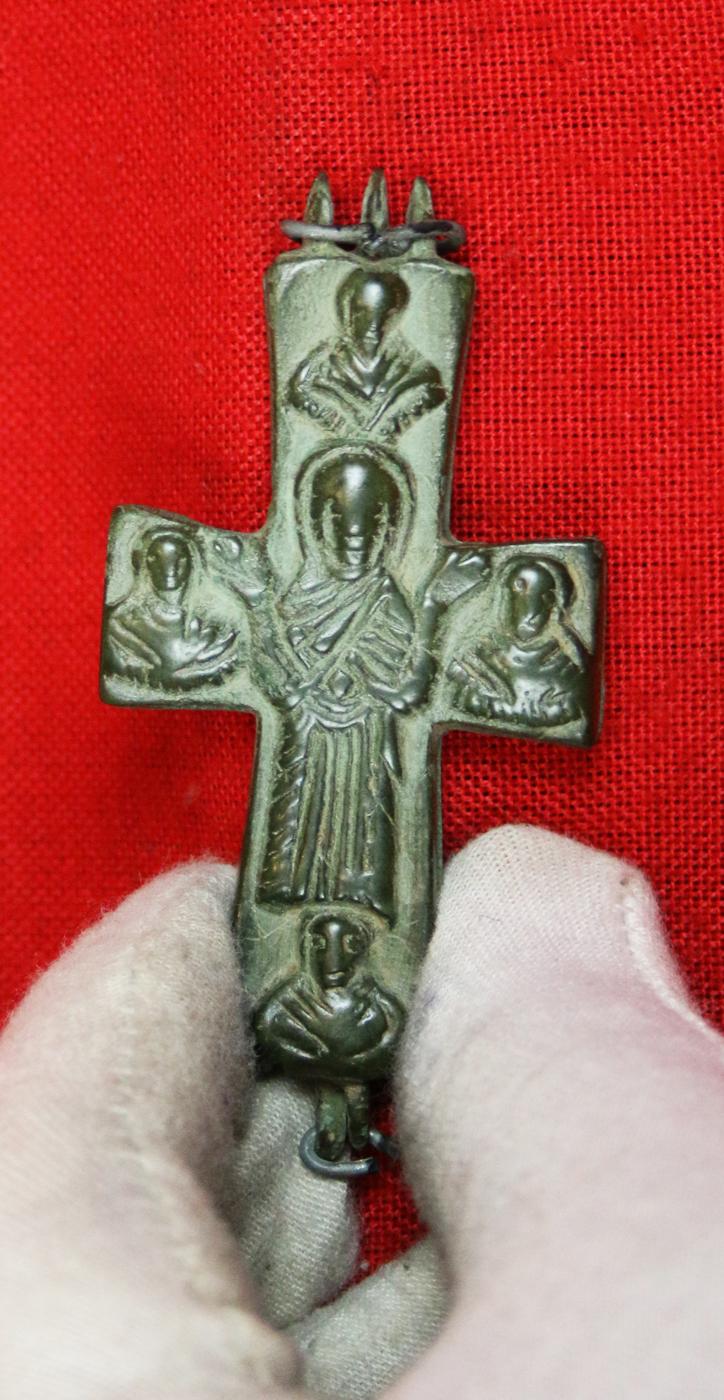 Early Crusades Reliquary, Pectoral, Encolpion Cross. Containing A Shard of The True Cross. Hinged, Neck Cross Of the Ancient Holy Land. Likely Presented to a Warrior Knight Before His Departure for the Crusade, by an Archbishop or The Pope. 1000 Years Old