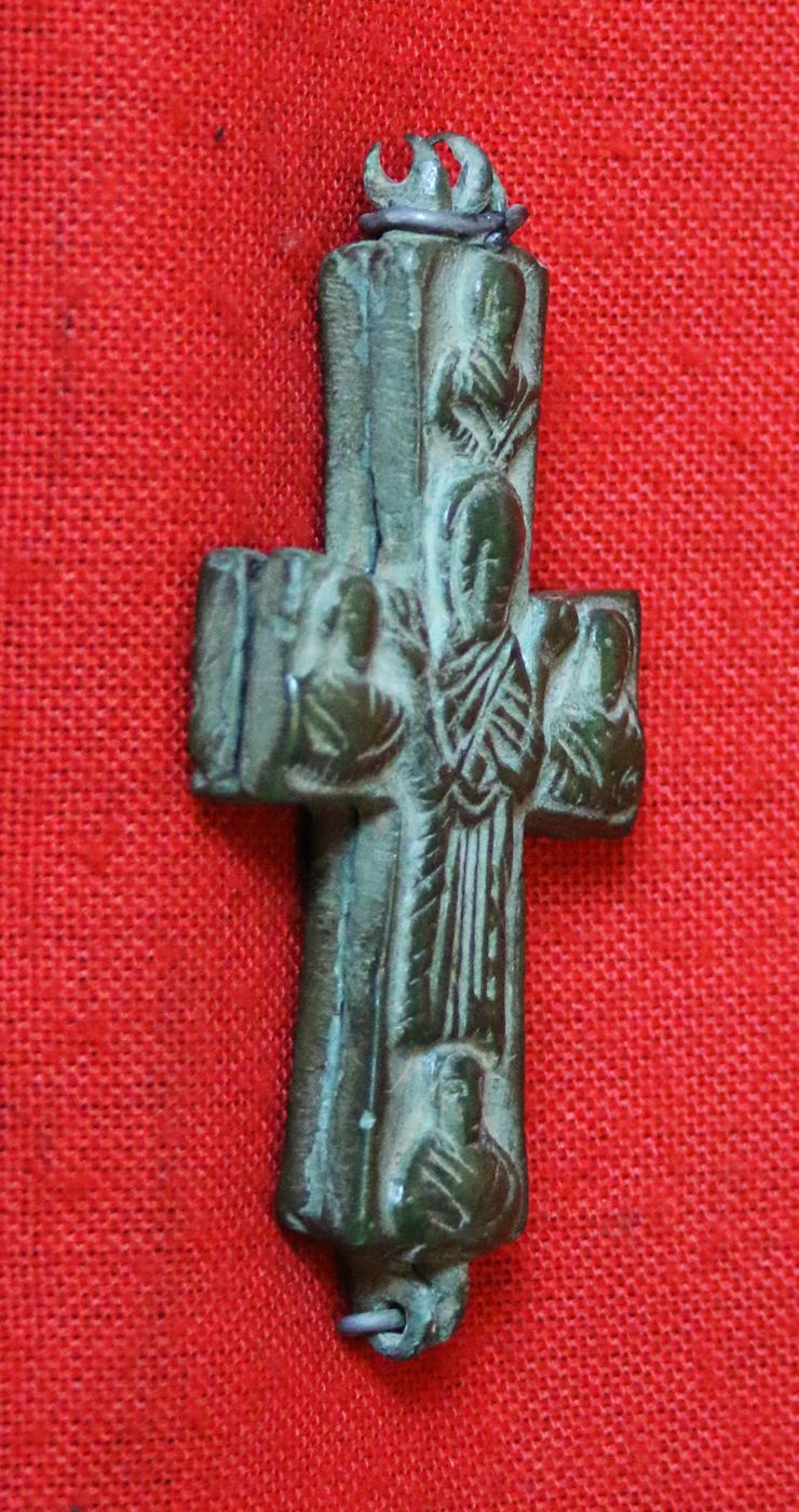 Early Crusades Reliquary, Pectoral, Encolpion Cross. Containing A Shard of The True Cross. Hinged, Neck Cross Of the Ancient Holy Land. Likely Presented to a Warrior Knight Before His Departure for the Crusade, by an Archbishop or The Pope. 1000 Years Old