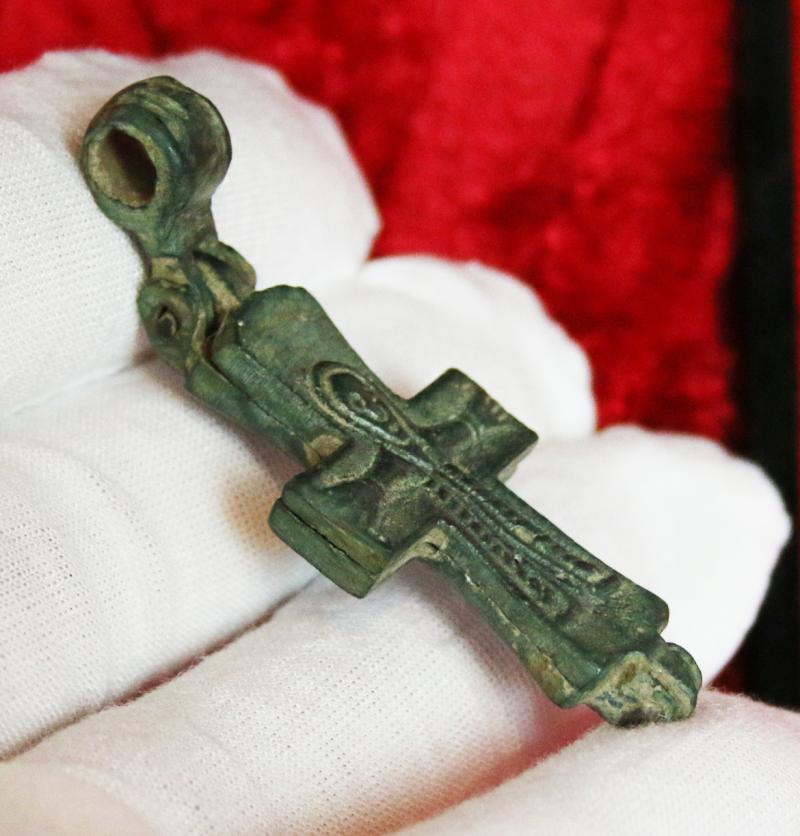 A 1000 Year Old Survivor From Antiquity. Early Crusades Reliquary, Pectoral, Encolpion Cross. Containing A Shard of The True Cross. Hinged Cross Of the Ancient Holy Land. Likely Presented to a Warrior Knight Before for the Crusade, by a Bishop